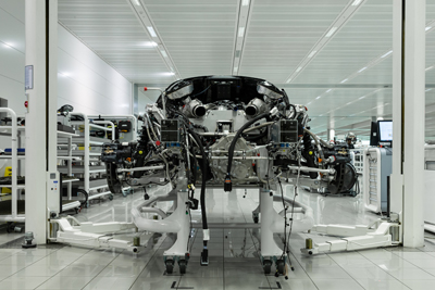 McLaren Hybrid Speedtail -three seats - 1055 hp reaches 403 km/h (250 mph) at Kennedy Space Center in Florida USA